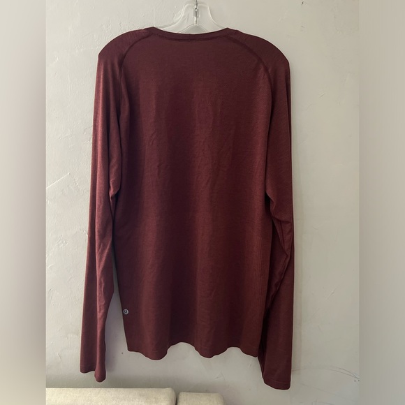Lululemon Wine/Burdeos Men's Live in Practice Running Long Sleeve T-Shirt Sz L - Picture 4 of 10